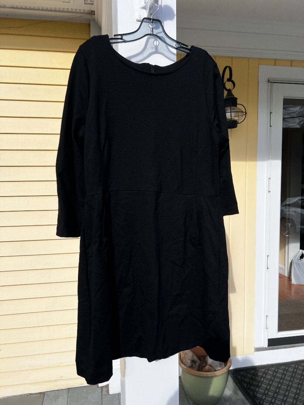 Basic Black Ponte Dress w/pockets! BUFFALO Size XL 3/4 Sleeve NWT
